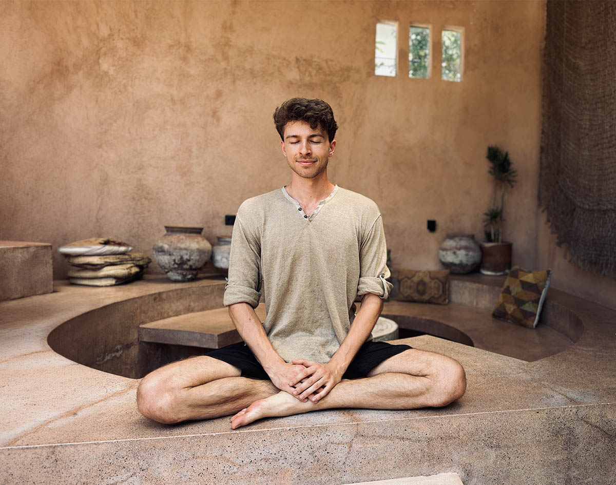 Vít Libovický při vedené meditaci